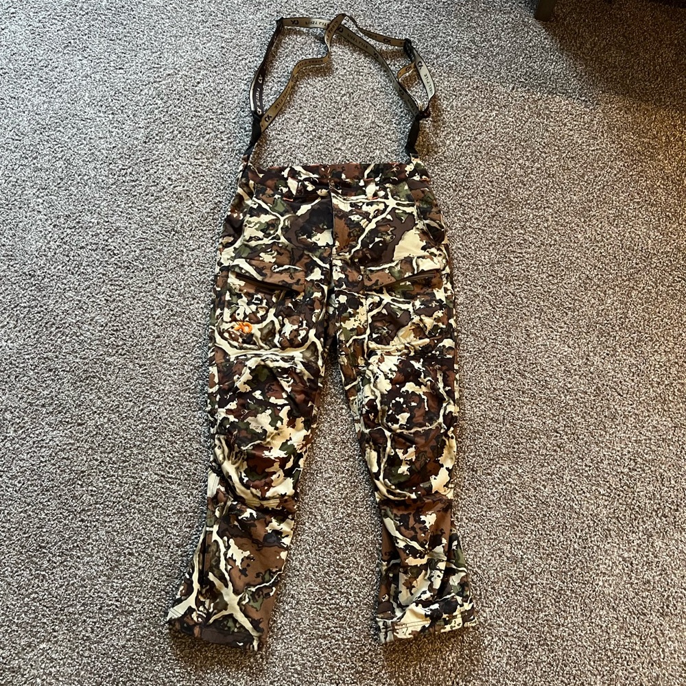 Corrugate foundry pants